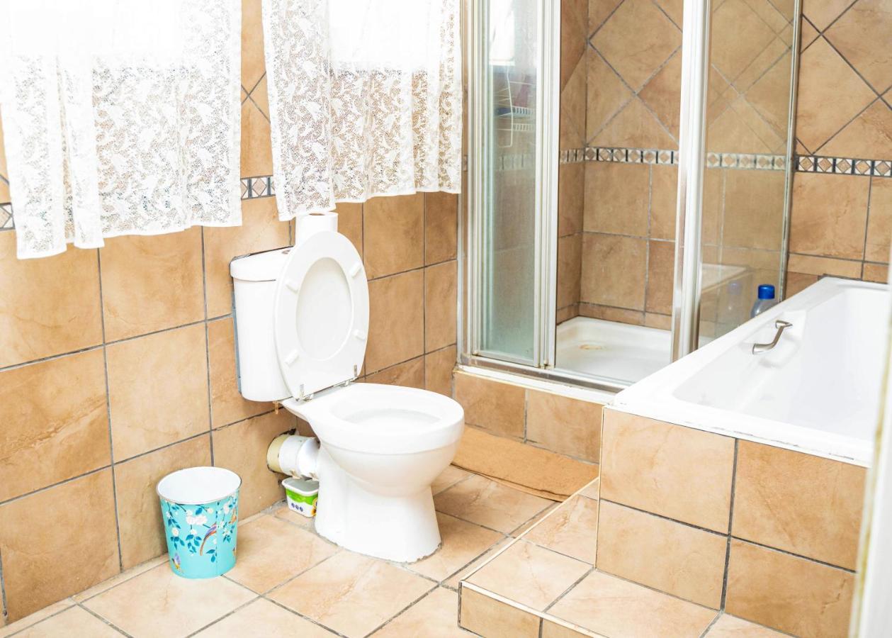 Lancaster Guest House Боксбург Екстериор снимка